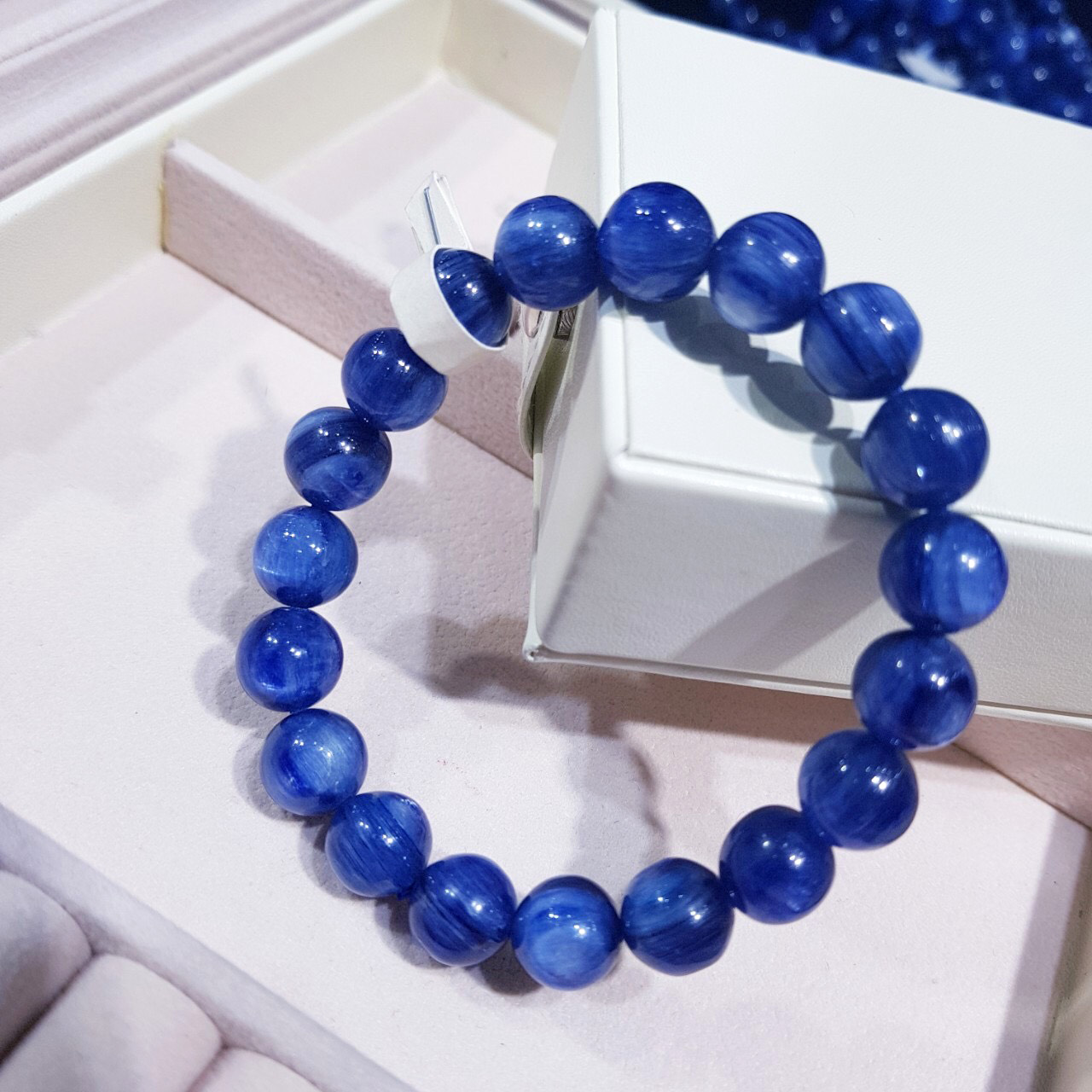Vòng đá Kyanite xanh dương