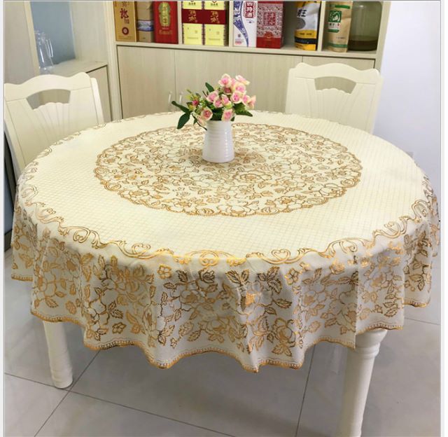 Khăn trải bàn xanh nước biển phù hợp tuổi Đinh Sửu