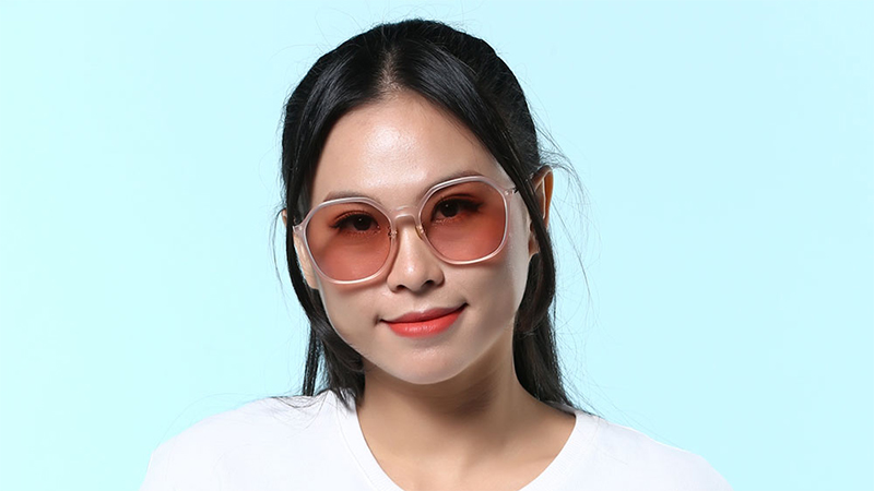 Kính hợp mệnh Kim cho nữ 1993