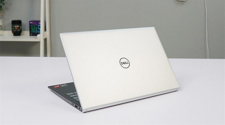 Laptop Dell màu đen - lựa chọn bền và hợp mệnh
