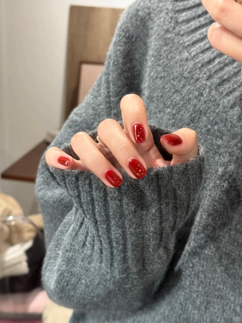 Phong cách nail đỏ đơn giản