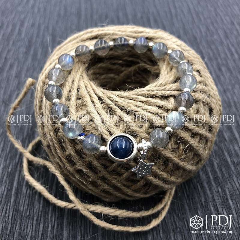 Vòng tay thạch anh vàng cho tuổi Nhâm Thân